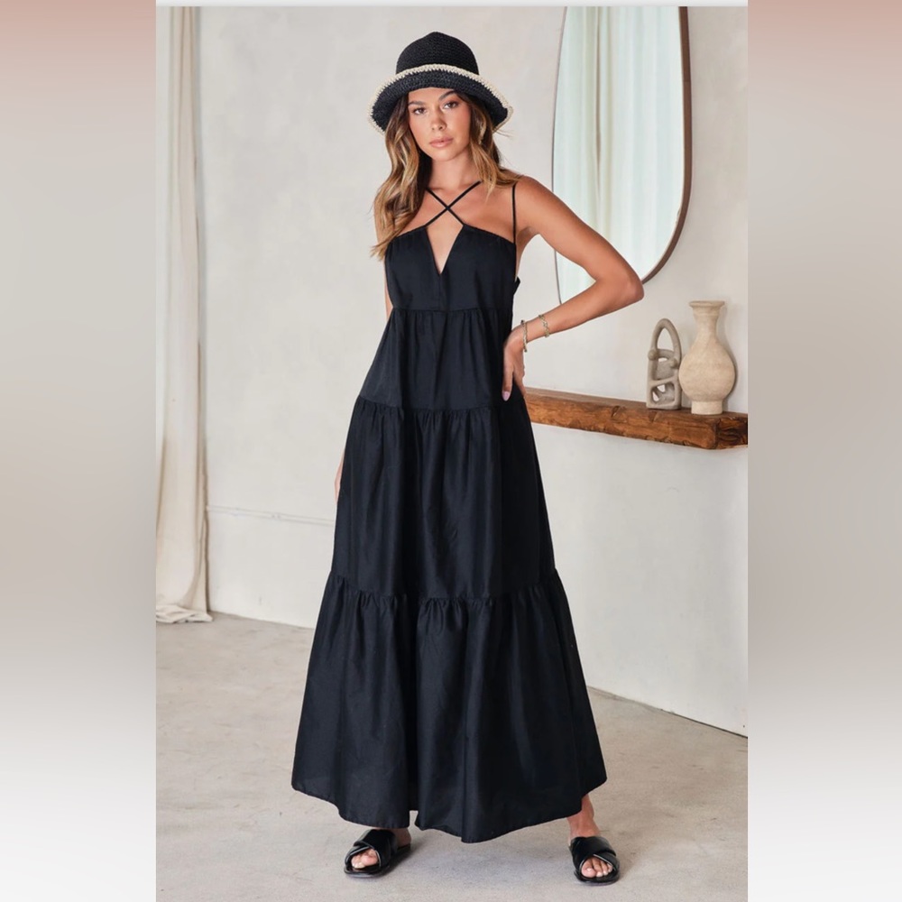 Vici pocketed tiered black maxi dress